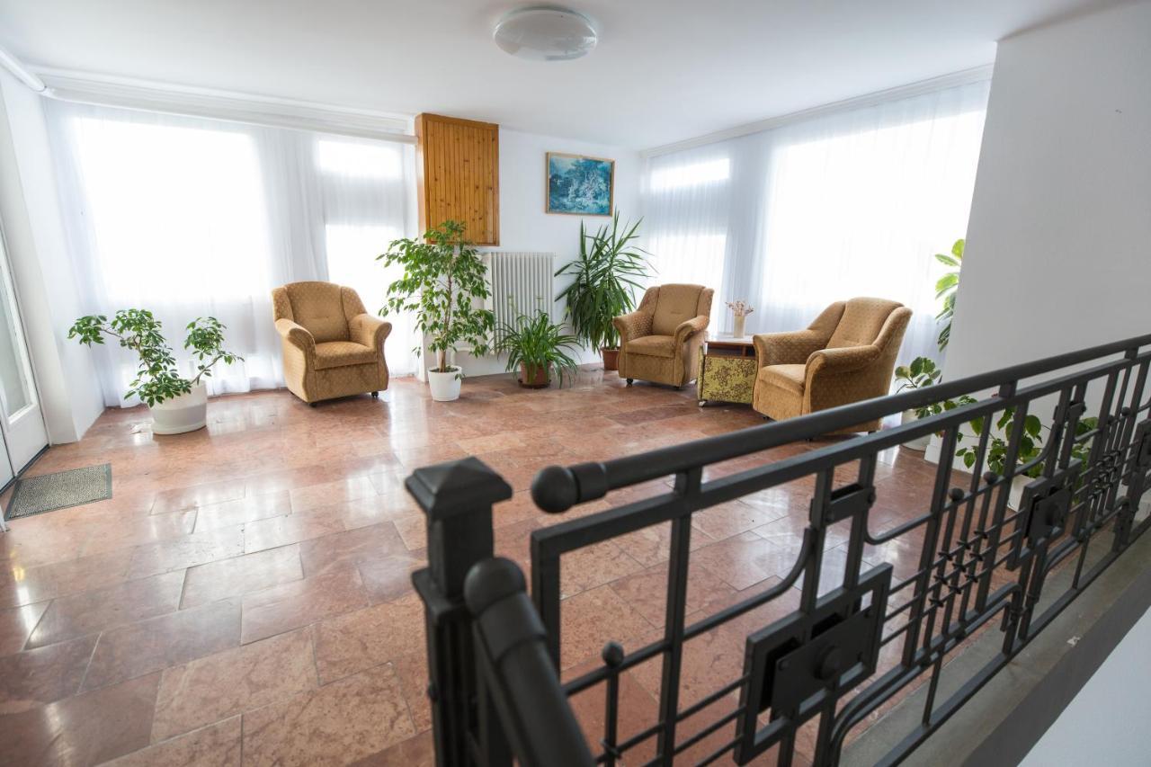 Ferienwohnung Panzio Lemberg Hajdúszoboszló Exterior foto